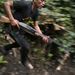 Peru: A helyi milícia embere a Fényes Ösvény gerillacsapat tagjai után kutat a dzsungelben. 