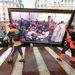 Oroszország:  Orosz festő képének másolatát szállítják Moszkva belvárosába, hogy közterületen elhelyezett képekkel hívják fel a figyelmet a művészetekre