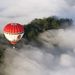 Németország: Hőlégballon a hegyek felett