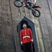 Egyesült Királyság: Ronnie Renner motoros ugrása egy Red Bull eseményen Londonban