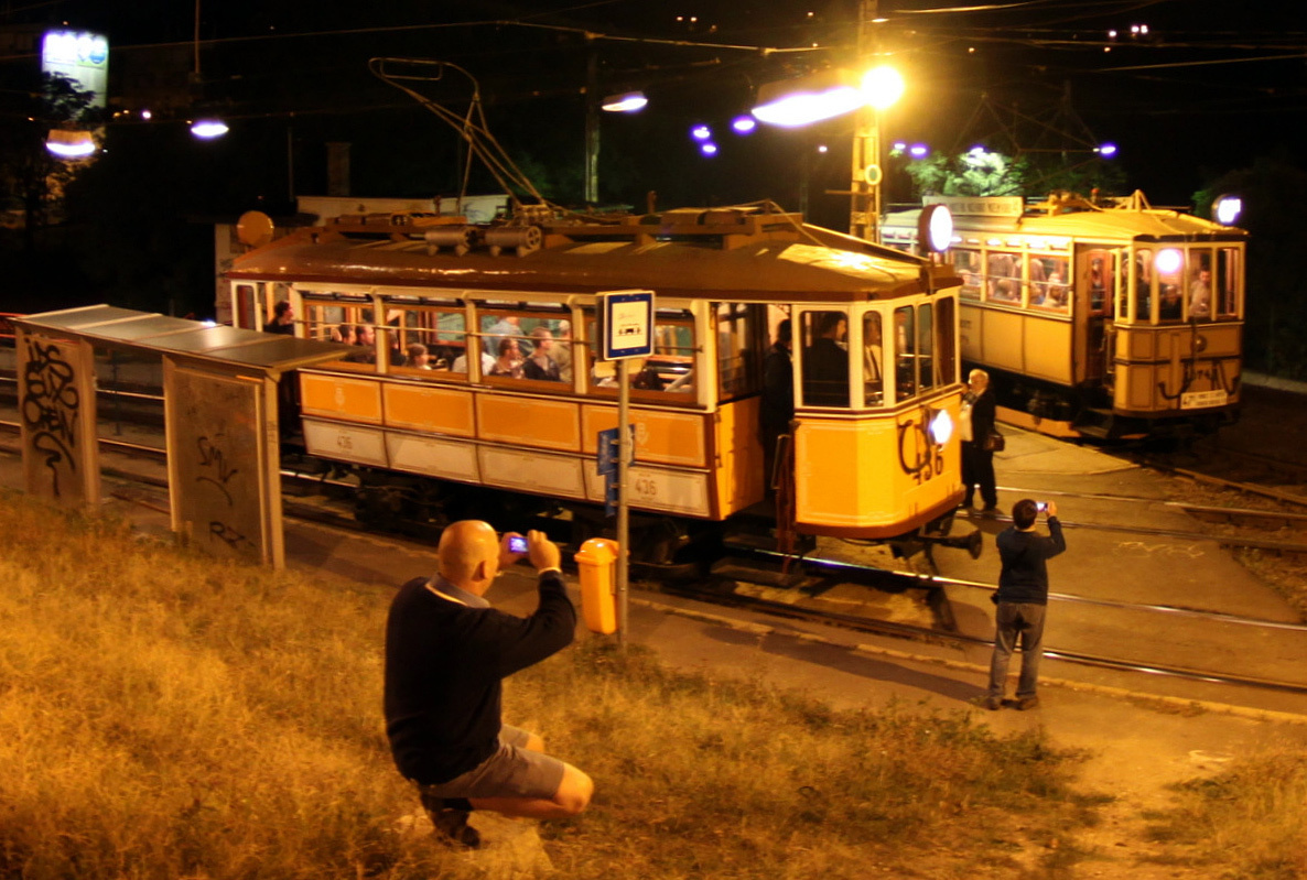 Magyarország: Régi, körülbelül százéves villamosok jártak Dél-Budán a
47É villamosra emlékezve.

Az index cikke »