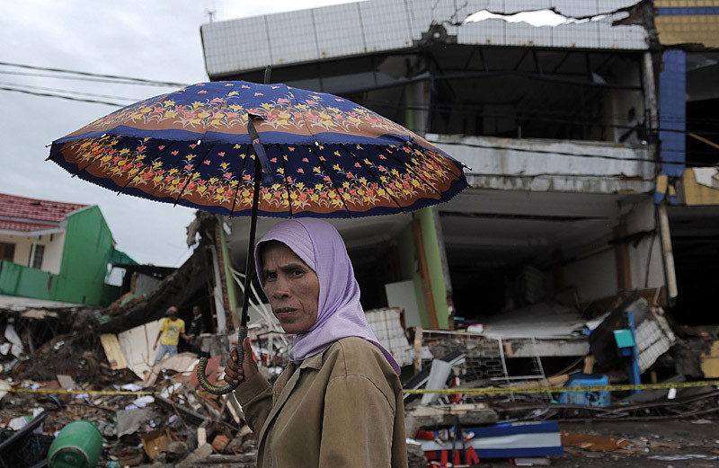 Indonézia: Heves esőzés földrengés utáni Padangban.

Az index cikke »
