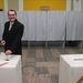Korodi Attila környezetvédelmi miniszter, 
a Romániai Magyar Demokrata Szövetség Hargita megyei képviselőjelöltje szavaz a csíkszeredai 1-es számú szavazókörben