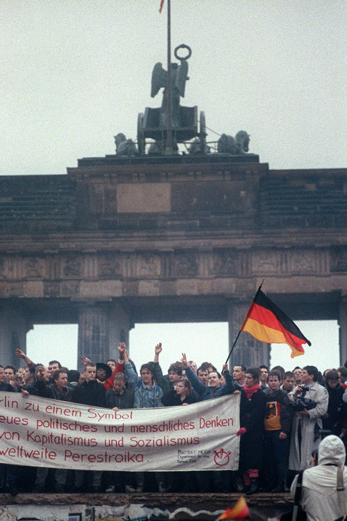 A brandenburgi kapu megnyitása 1989. december 22-én. 