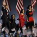 2008. november 4-én Barack Obamát választják az Egyesült Államok 44. elnökének. A feleségével és két kislányával érkező győztest ünneplő tömeg várja.