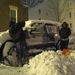 Washington - méteres hó alól kell kiásni a terepjárót