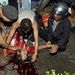 A kormányfő távozását követelő tüntetők és a katonák közötti összecsapásoknak egy halottja és kilenc sebesültje volt csütörtökön Bangkokban.

