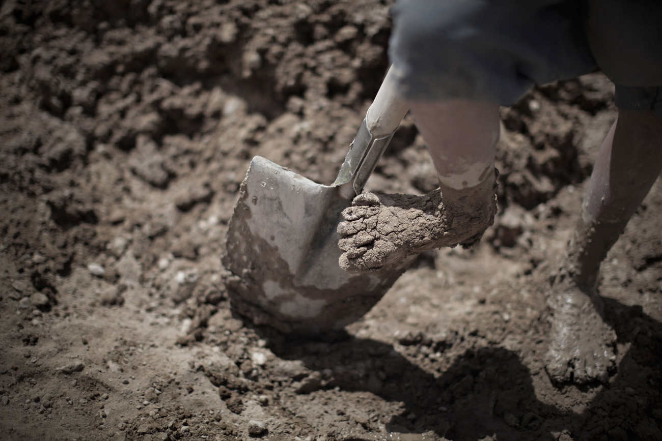 Az amerikaiaknak dolgozó gyerekek családjait gyakran fenyegetik a tálibok. 