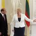 Dalia Grybauskaité litván elnök fogadja Traian Basescu román államfőt több napos látogatásán. Grybauskaité korábban helyettes külügyminiszter, pénzügyminiszter és EU-s tisztviselő  is volt, 2009-es megválasztásakor a litván vasladynek nevezték.