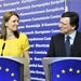 A 2010 júniusában megválasztott Mari Kiviniemi finn miniszterelnök korábban volt már közigazgatási miniszter, valamint külkereskedelmi és fejlesztési miniszter is. A képen José Manuel Barrosóval, az Európai Bizottság elnökéve látható.