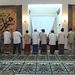 Indonéziai muszlimok imája a dzsakartai Darusszalam mecsetben