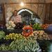Palesztin zöldségárus Nabluszban napnyugta után, amikor az egész napos böjtöt követően lehet enni, inni, dohányozni
