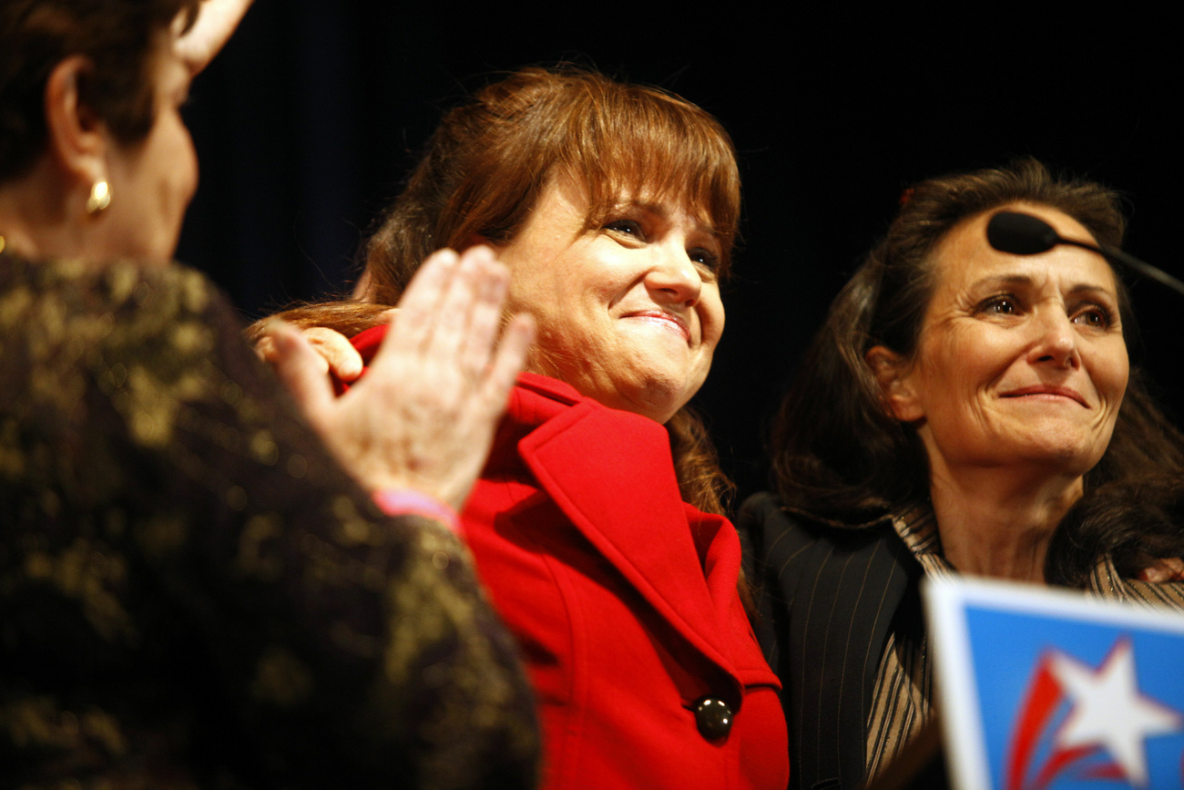 Republikánus támogatók izgulnak az eredményvárón Sharon Angle partiján Nevadában.