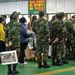 Dél-koreai katonák jelentkeznek egységüknél