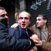 A feldühödött tömeg a parlament előtt összeverte Kosztisz Hacidakisz volt közlekedési minisztert
