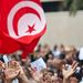 Szerdán az új, ideiglenes tunéziai államfő, Fouad Mebazzaa bejelentette, hogy a kormány kész általános amnesztiát hirdetni a politikai foglyoknak, ezzel egy időben megkezdődött a korábban ellenzéki tevékenység miatt üldözöttek szabadon engedése az ország börtöneiből.