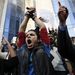 Szerdán Kairóban, Szuezben és több más városban ismét ezrek követelték Hoszni Mubarak elnök, illetve a kormány lemondását