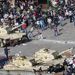 A Mubarak-pártiak betörtek a térre