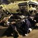 Tüntetők egy harckocsi mellett készülnek aludni, Mubarak beszéde után