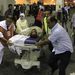 A Szalmaníja kórházban tartózkodó Nick Kristof, a New York Times publicistájának jelentése szerint a kórházba érkezők sérülései alapján valószínűsíthető, hogy a hadsereg nem éles lőszerrel, hanem gumilövedékkel lőtt a tüntetők közé.