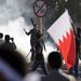 Bahrein, Manama. Délelőtt a rendőrség könnygázt vetett be a Gyöngy téren gyülekező tüntetők ellen.