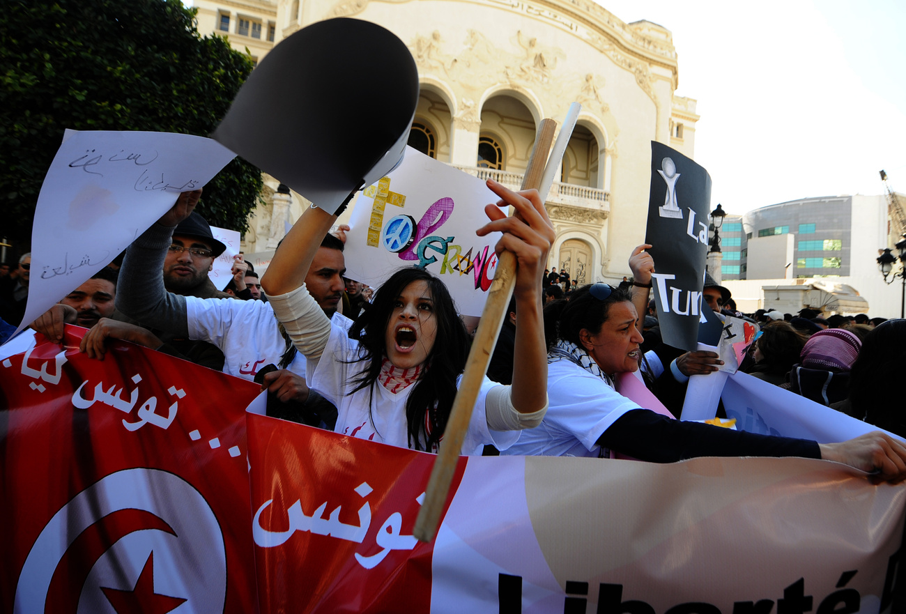 Bahreinben a tüntetők visszafoglalták a Gyöngy teret, fesztiválhangulat van