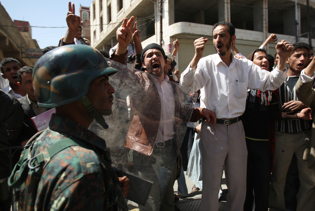 Jemenben 13. napja tüntetnek Szaleh elnök távozását követelve