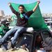 Kadhafi támogatói gyülekeznek Tripoliban a Zöld téren