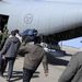 C-130-as szállítógépen evakuálják Dzserbából az egyiptomi menekülteket Kairóba