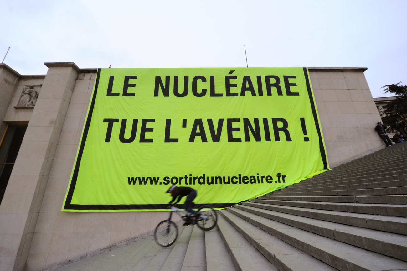 Civilek tiltakoznak a Lyon közelében található bugey-i atomerőműnél
