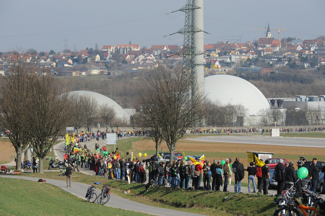 Civilek tiltakoznak a Lyon közelében található bugey-i atomerőműnél