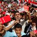 A hatalmas pénteki tüntetéseken Jemenben európai trükköket is bevetettek. A fővárosban utcára vonult sok tízezer ember mind piros cédulát lobogtatott, miközben azt kiabálta, hogy 