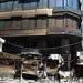 A szíriai állami hírügynökség, a Sana szerint felfegyverzett bandák fosztogatják a boltokat és a helyiek lakásait Latakia városában