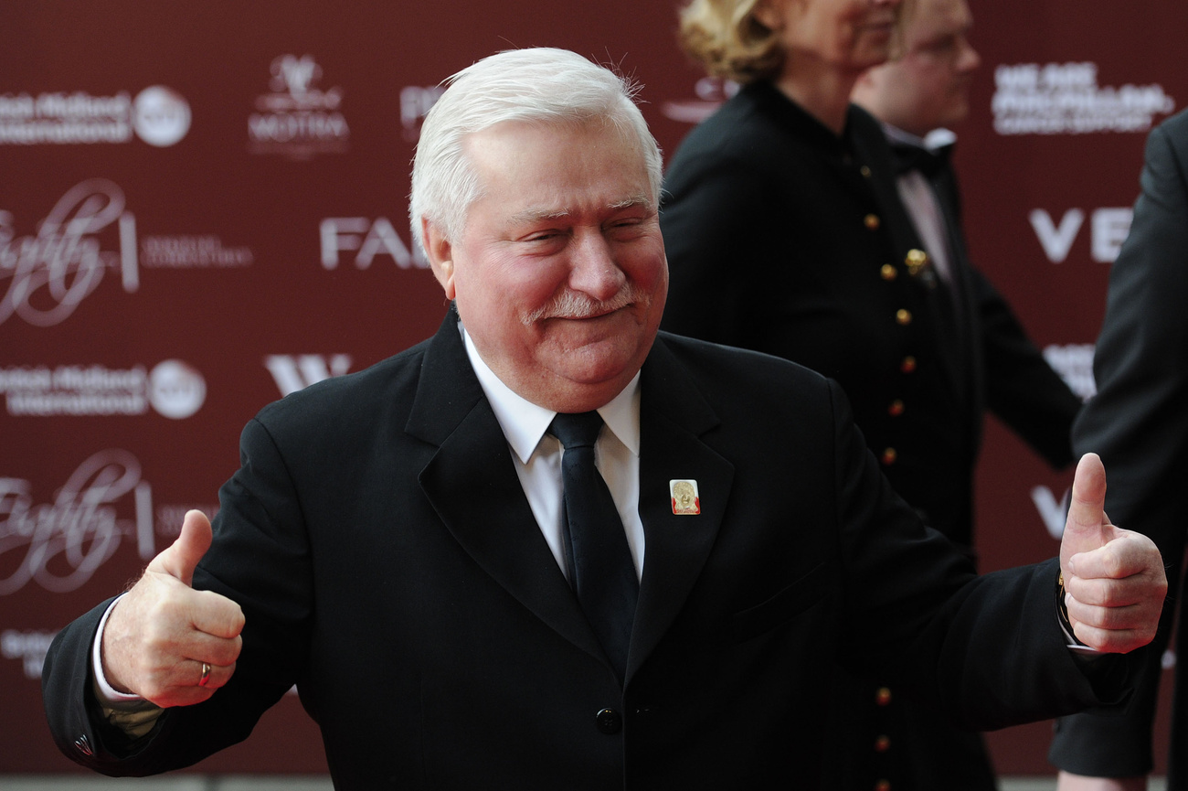 Kevin Spacey amerikai színész volt az est házigazdája, Sharon Stone-nal együtt jelentette be a gálakoncert kezdetét.