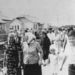 Augusztus 4. Egy evakuált csernobili téesz dolgozói az újonnan épült falujukban.