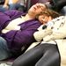 Utasok alszanak az edinburghi reptér termináljában