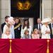 A királyi család a Buckingham palota erkélyén