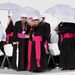 Püspökök a tribünön