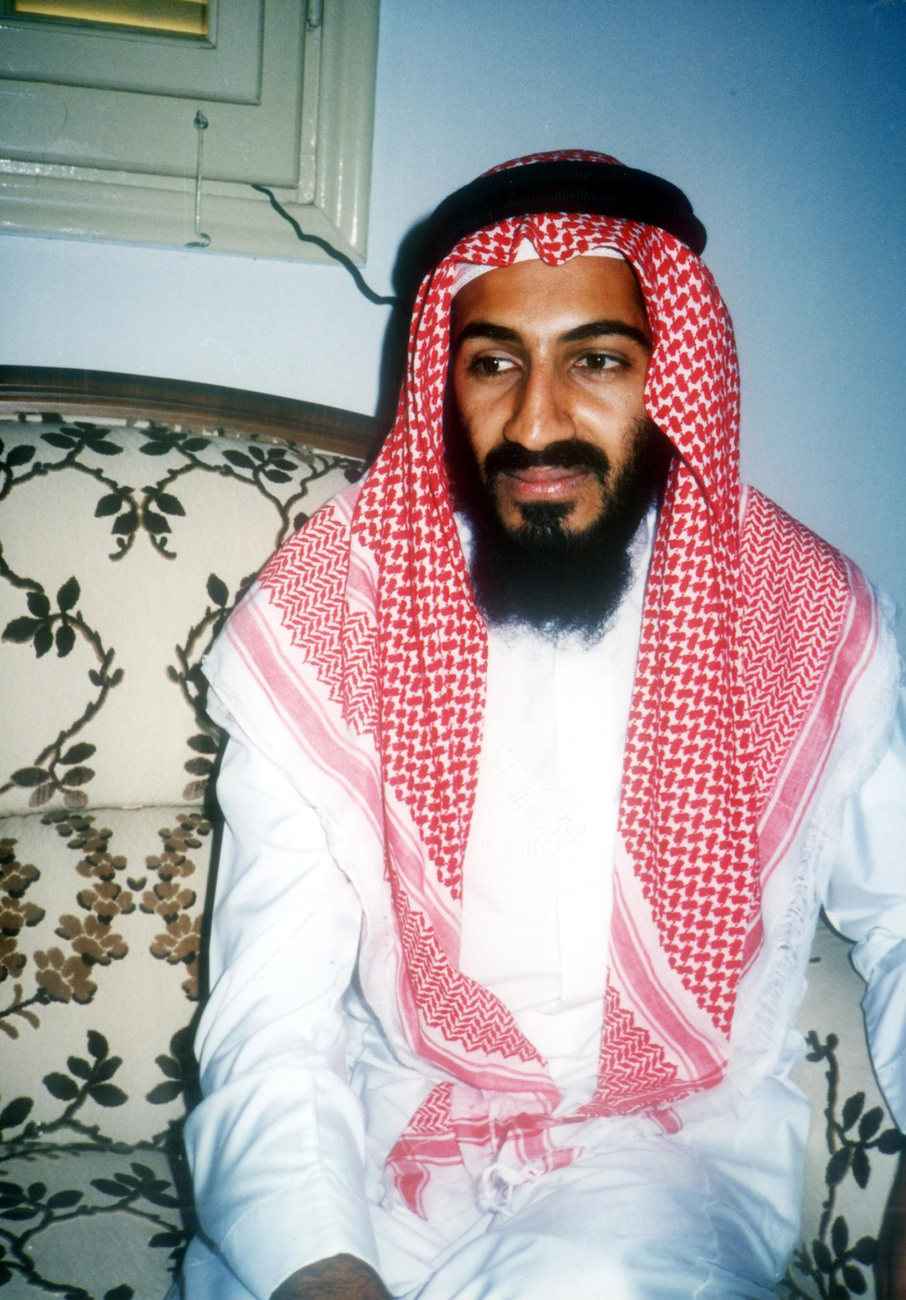 Miközben több amerikai városban is ünneplés kezdődik, szakértők vitatkoznak azon, hogy vajon milyen szerepe volt Oszama bin Ladennek az utóbbi időben az al-Kaidában, és így mennyire veti vissza a szervezetet megölése. Az al-Kaida új vezetőjét, Ajman az-Zavahirit jóval kevésbé karizmatikus vezetőnek tartják, azonban több elemző szerint a szervezet mára már túlságosan decentralizálttá és franchise-szerűvé vált ahhoz, hogy megsemmisítő csapást szenvedjen el.