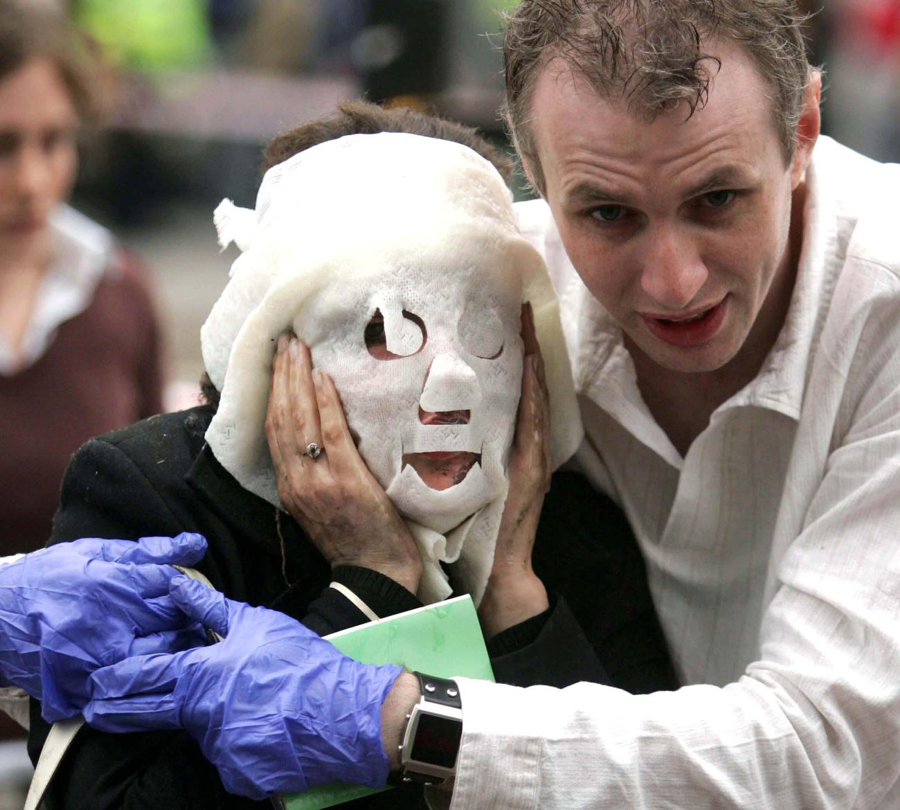 Miközben több amerikai városban is ünneplés kezdődik, szakértők vitatkoznak azon, hogy vajon milyen szerepe volt Oszama bin Ladennek az utóbbi időben az al-Kaidában, és így mennyire veti vissza a szervezetet megölése. Az al-Kaida új vezetőjét, Ajman az-Zavahirit jóval kevésbé karizmatikus vezetőnek tartják, azonban több elemző szerint a szervezet mára már túlságosan decentralizálttá és franchise-szerűvé vált ahhoz, hogy megsemmisítő csapást szenvedjen el.