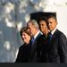 Barack Obama amerikai elnök és neje, Michelle Obama, valamint George Bush korábbi amerikai elnök és neje, Laura Bush részt vesz a Szeptember 11. Emlékhely avatóünnepségén a 2001. szeptemberi New York-i terrortámadásban megsemmisült Világkereskedelmi Központ ikertornyainak helyén létesített Ground Zeróhoz az Egyesült Államokat ért repülőgépes terrortámadások 10. évfordulóján.