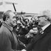 1974. Berlin. Leonyid Brezsnyev főtitkárt Erich Honecker főtitkár fogadta a reptéren.