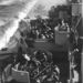 A csendes-óceáni harcok egyik ikonikus fotója: egy japán A-6M Zero típusú kamikáze vadászgép csapódik a Missouri oldalához 1945. április 11-én, Okinava partjainál. A támadásban a gép pilótáján kívül senki nem halt meg, a hajóban is csak kisebb károk keletkeztek.