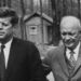 Kennedy a korábbi elnökkel, Dwight D. Eisenhowerrel, a Camp David katonai bázison.