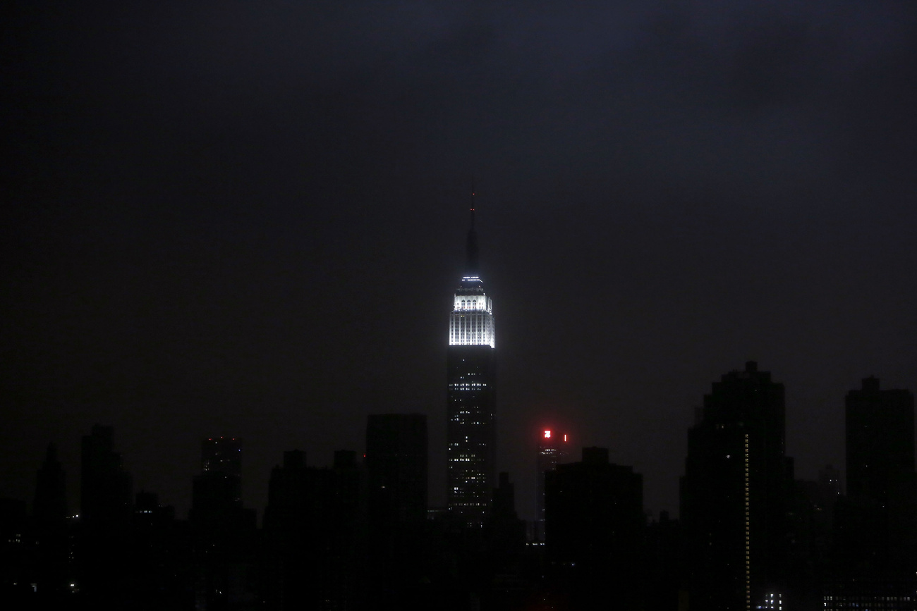 Sötétbe borult New York az éjszakára.