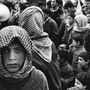 Palesztin fiú egy tüntetésen, 1990.