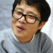 Song Byeok évekig Észak-Korea határtalan boldogságát festette meg, most hülyét csinál a rendszerből.
