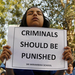 December 16-án öt férfi és egy kamasz fiú megerőszakoltak egy 23 éves indiai lányt egy buszon, Új Delhiben. A lány december végén belehalt sérüléseibe, a hírre tízezrek vonultak utcára nagyobb biztonságot követelve az indiai nőknek. A tüntetések januárban is folytatódtak, a nők ügye köré épült mozgalom a 2014-es indiai választásokra is befolyással lehet.