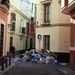 Andalúzia és Sevilla tartomány fővárosának utcáin az elmúlt napokban Hatezer tonna begyűjtetlen szemét halmozódott fel. 