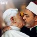 Huszonöt évvel a nagy vitát kiváltó United colours of Benetton nevű kampány után az olasz divatcég egy új, provokatív képsorozatot mutatott be. Ebben XVI. Benedek Ahmed Mohamed el-Tajebbel, az egyiptomi al-Azhar mecset vezetőjével csókolózott össze.